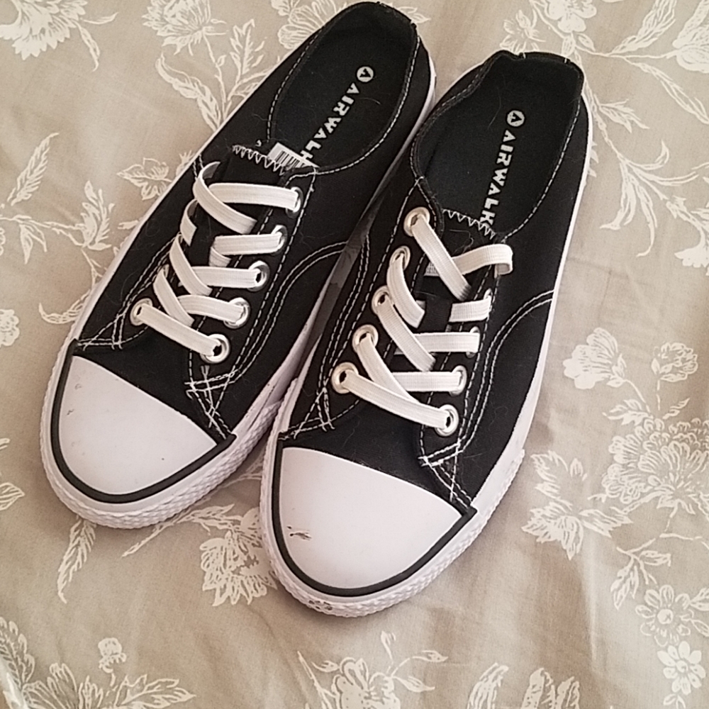 Air walk mule sneakers size 5